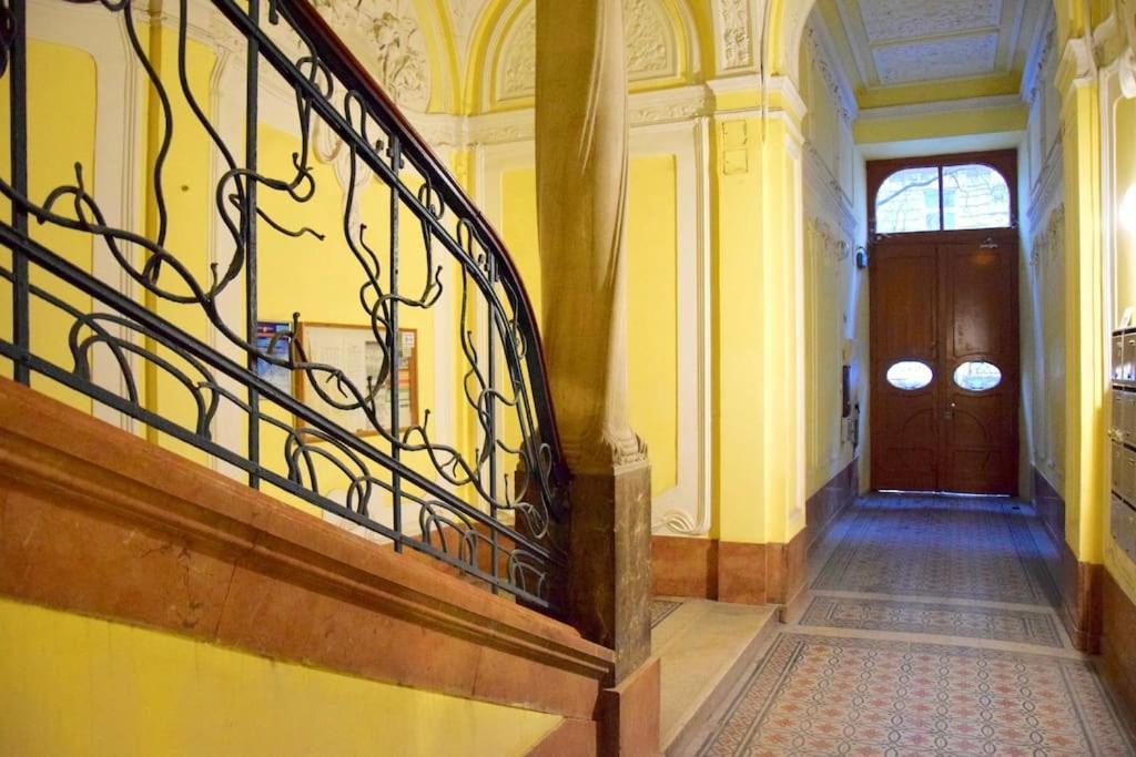 Binder-Home Stylish Studios Budapest/Parliament — Photos 3